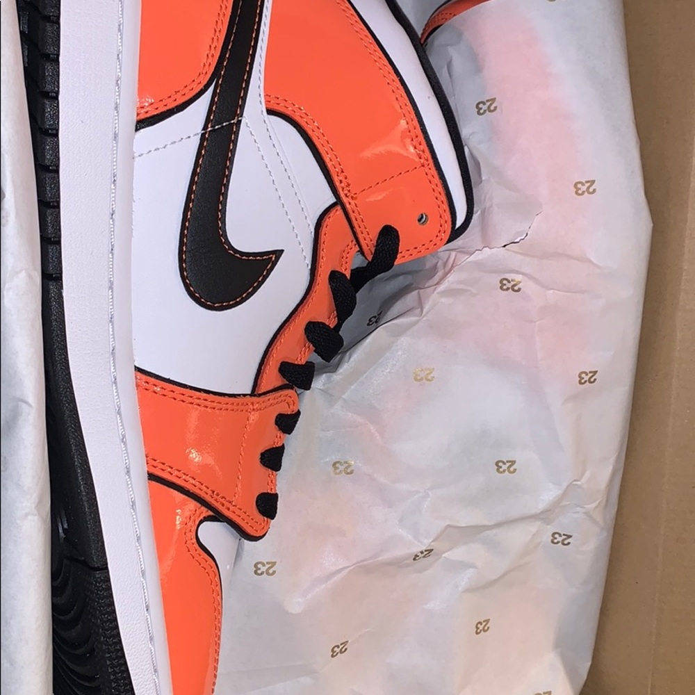 Air Jordan 1 mid se